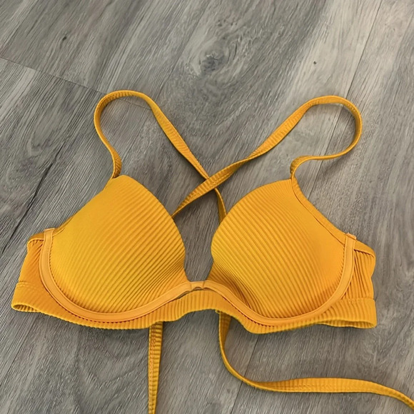 🏁 Ardene strappy yellow bikini top size  small - Picture 2 of 5